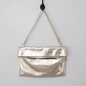Gianni Chiarini Metallic Gold 100% Leather Fold Over Shoulder Bag Vintage